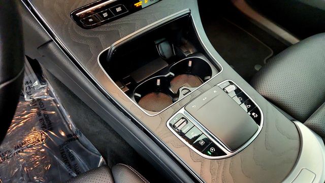 2022 Mercedes-Benz GLC GLC 300 SUV w/ Panorama Sunroof & Digital Instrument Cluster - 23081102 - 15