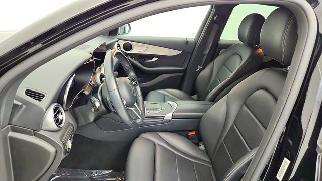 2022 Mercedes-Benz GLC GLC 300 SUV w/ Panorama Sunroof & Digital Instrument Cluster - 23081102 - 17