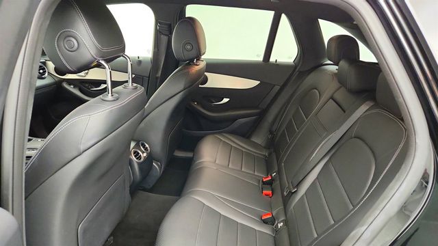 2022 Mercedes-Benz GLC GLC 300 SUV w/ Panorama Sunroof & Digital Instrument Cluster - 23081102 - 18