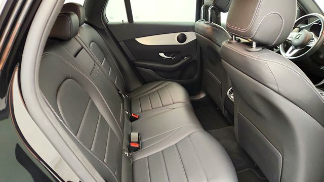 2022 Mercedes-Benz GLC GLC 300 SUV w/ Panorama Sunroof & Digital Instrument Cluster - 23081102 - 20
