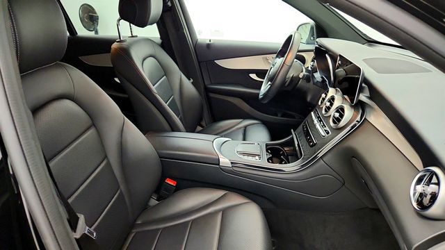 2022 Mercedes-Benz GLC GLC 300 SUV w/ Panorama Sunroof & Digital Instrument Cluster - 23081102 - 21