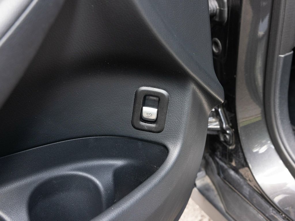 2022 Mercedes-Benz GLC Pano Roof, Surround View System, Premium/Multimedia - 22914409 - 24