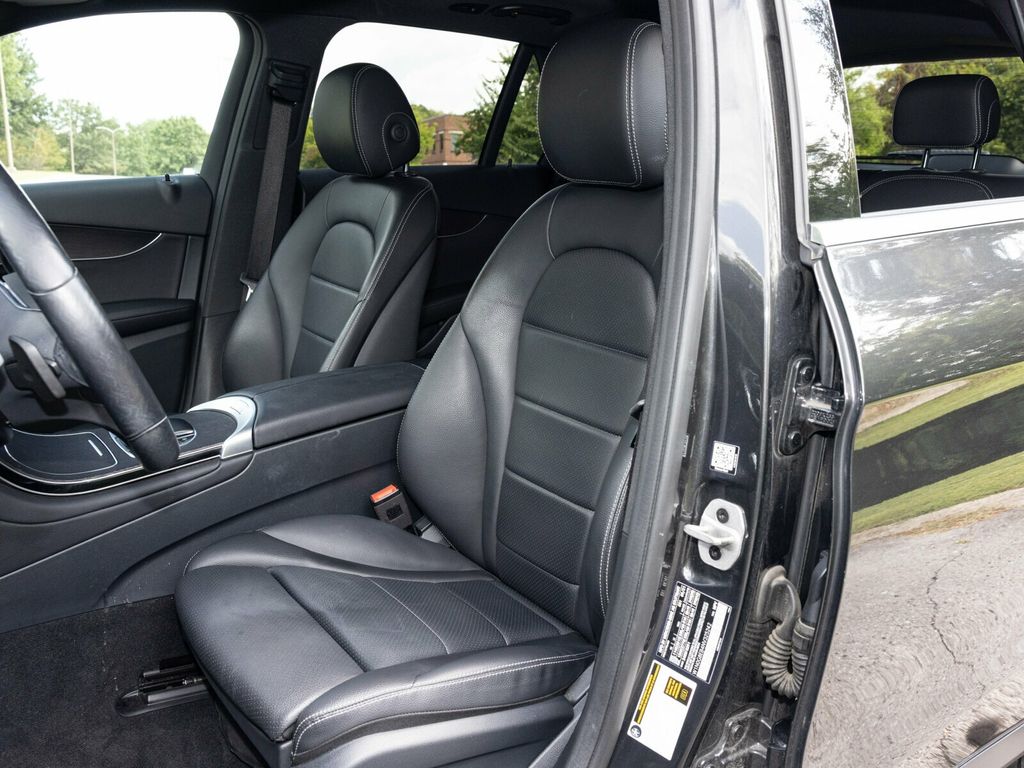 2022 Mercedes-Benz GLC Pano Roof, Surround View System, Premium/Multimedia - 22914409 - 28