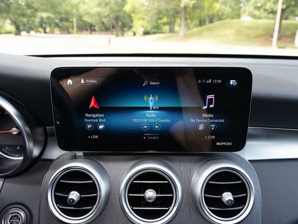 2022 Mercedes-Benz GLC Pano Roof, Surround View System, Premium/Multimedia - 22914409 - 44