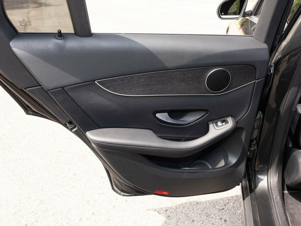 2022 Mercedes-Benz GLC Pano Roof, Surround View System, Premium/Multimedia - 22914409 - 50