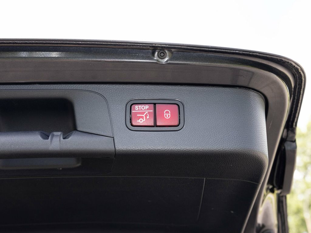 2022 Mercedes-Benz GLC Pano Roof, Surround View System, Premium/Multimedia - 22914409 - 56