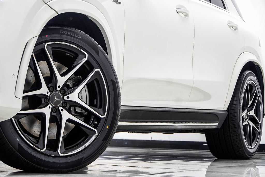 Mercedes-Benz AMG GLE 53 photo 3