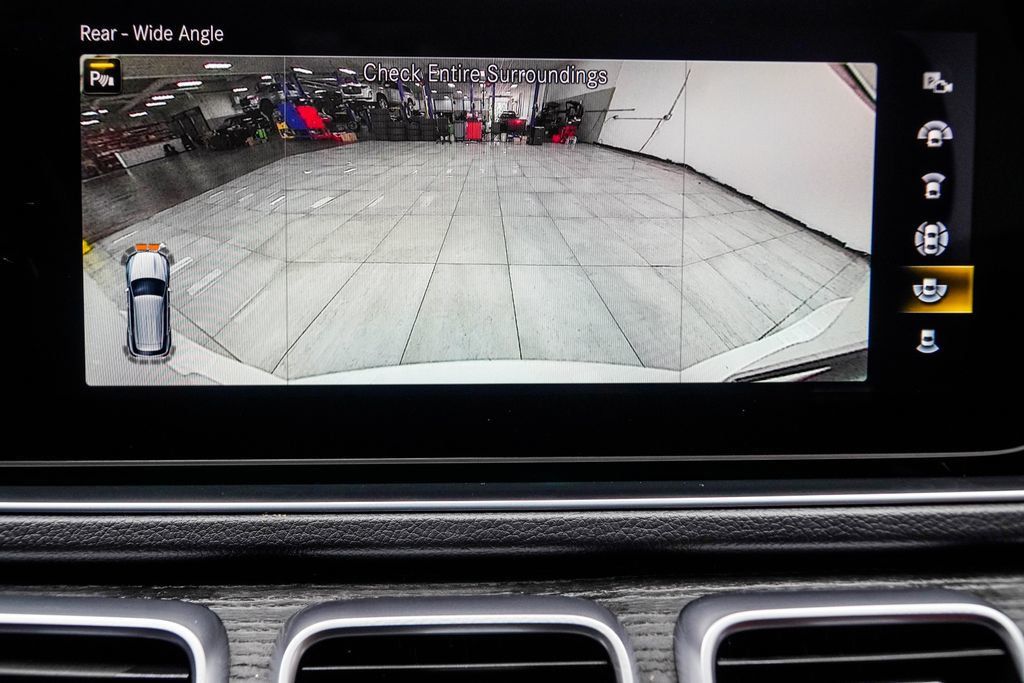 Mercedes-Benz AMG GLE 53 photo 31