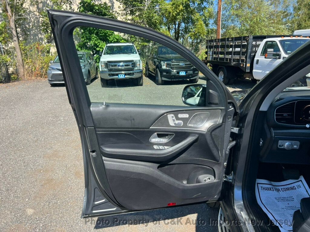 2022 Mercedes Benz GLS 450 4MATIC photo 16