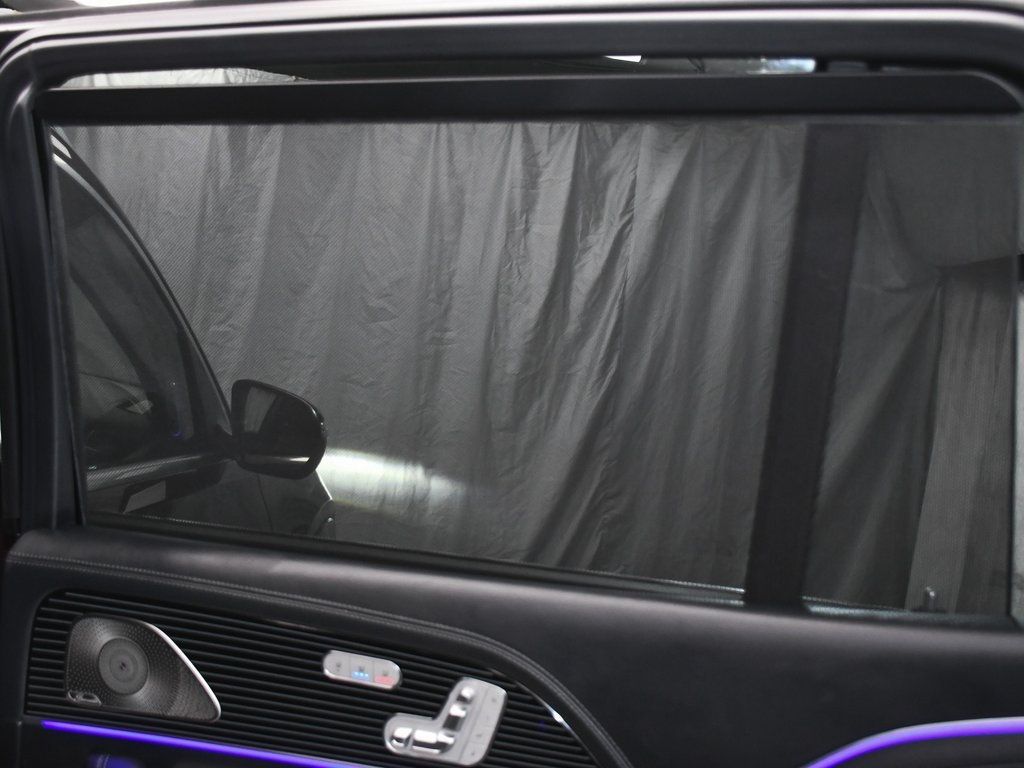 2022 Mercedes Benz GLS 600 4MATIC Maybach photo 16