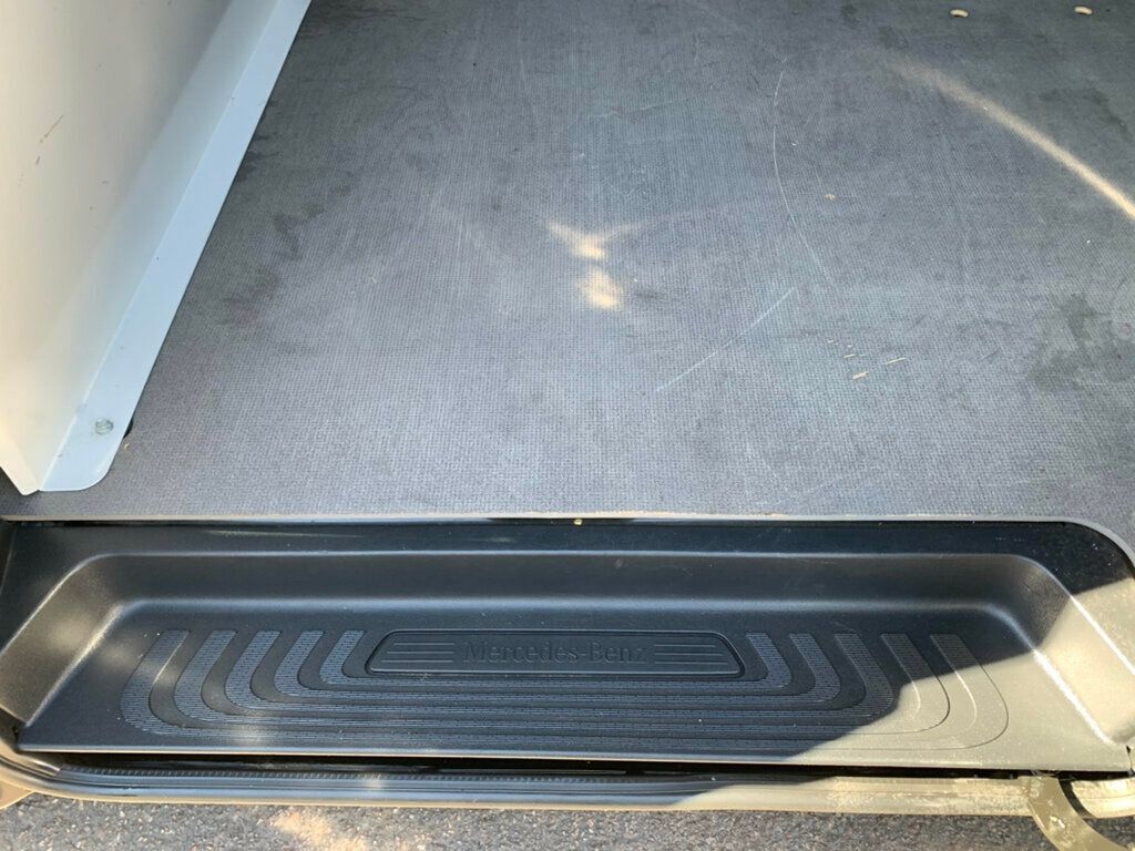 2022 Mercedes-Benz Metris Cargo Van Metris Cargo Van Standard Roof 135" Wheelbase 1-Owner - 22980470 - 19