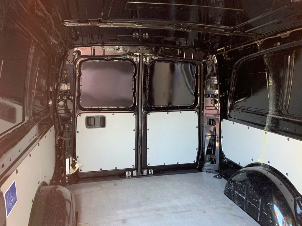 2022 Mercedes-Benz Metris Cargo Van Metris Cargo Van Standard Roof 135" Wheelbase 1-Owner - 22980470 - 6