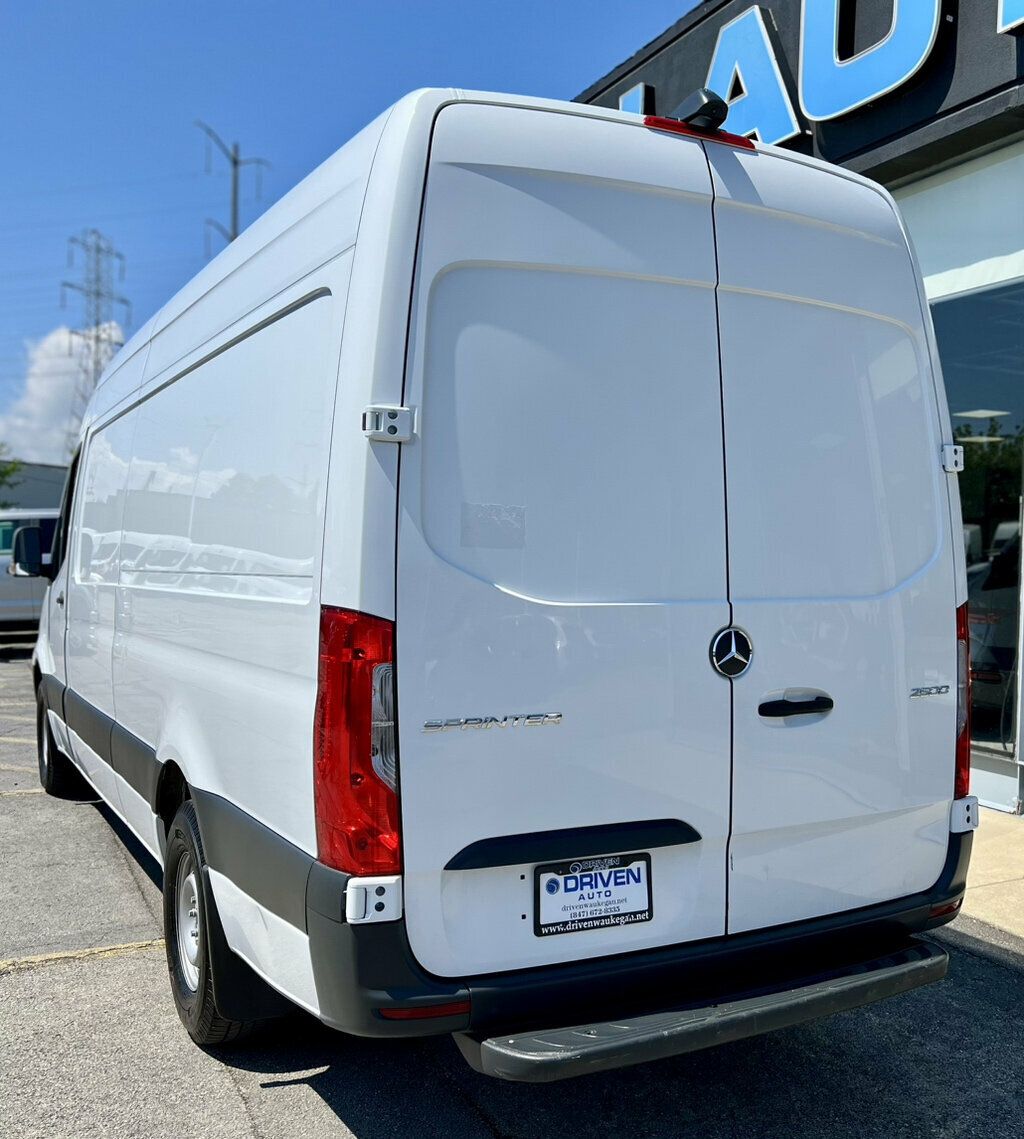 2022 Mercedes-Benz Sprinter Cargo Van 2500 High Roof V6 170" RWD - 23053950 - 2