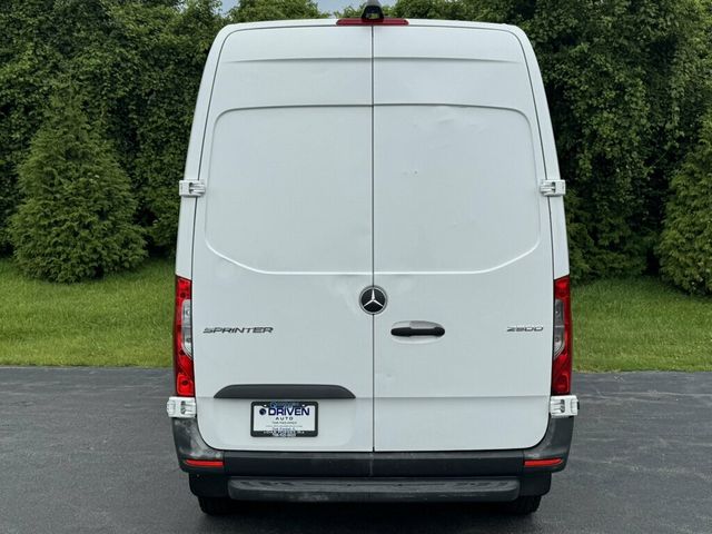 2022 Mercedes-Benz Sprinter Cargo Van 2500 Standard Roof I4 Gas 144" RWD - 23057668 - 4