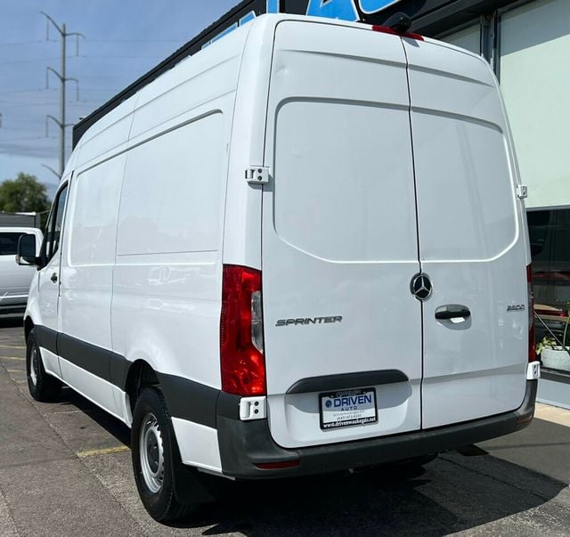 2022 Mercedes-Benz Sprinter Cargo Van 2500 Standard Roof I4 Gas 144" RWD - 23027316 - 2
