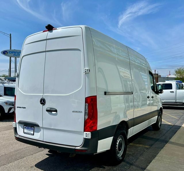 2022 Mercedes-Benz Sprinter Cargo Van 2500 Standard Roof I4 Gas 144" RWD - 23027316 - 4