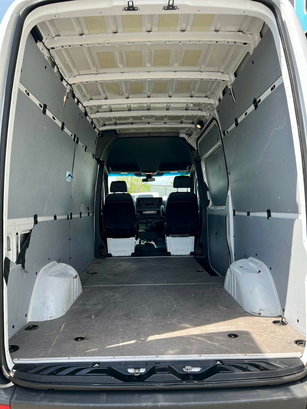 2022 Mercedes-Benz Sprinter Cargo Van 2500 Standard Roof I4 Gas 144" RWD - 23027316 - 6