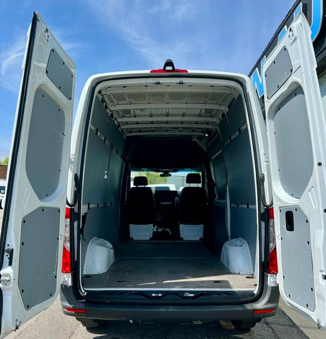 2022 Mercedes-Benz Sprinter Cargo Van 2500 Standard Roof I4 Gas 144" RWD - 23027316 - 7