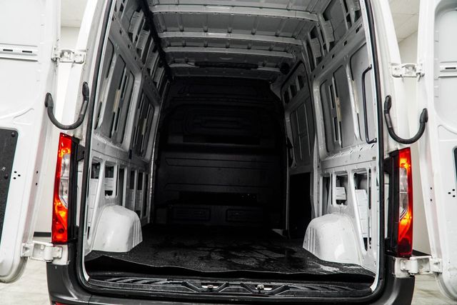 2022 Mercedes-Benz Sprinter Cargo Van 2500 Standard Roof I4 Gas 144" RWD - 23053198 - 14