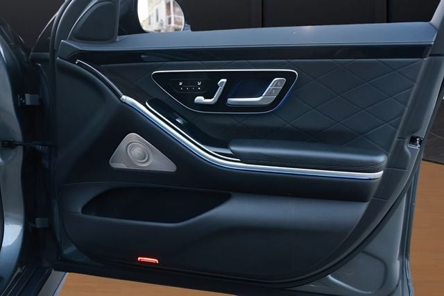2022 Mercedes-Benz S-Class S 500 4MATIC Sedan - 22988322 - 17