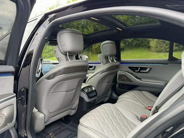2022 Mercedes-Benz S-Class S 580 4MATIC Sedan - 23018032 - 18