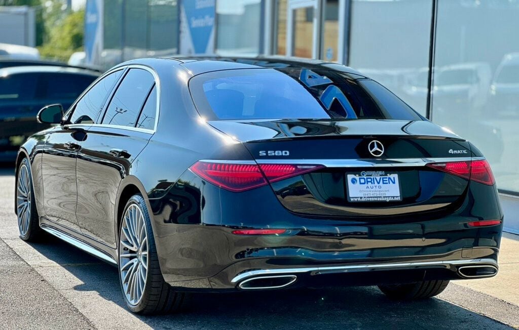2022 Mercedes Benz S 580 4MATIC photo 2