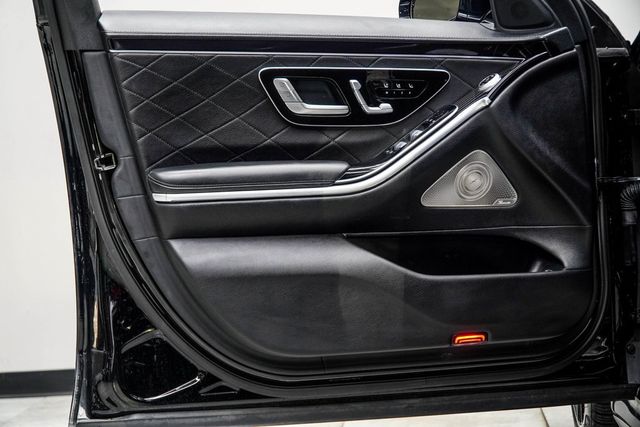 2022 Mercedes-Benz S-Class S 580 4MATIC Sedan - 22948759 - 32