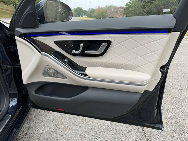 2022 Mercedes-Benz S-Class S 580 4MATIC Sedan - 23090941 - 28