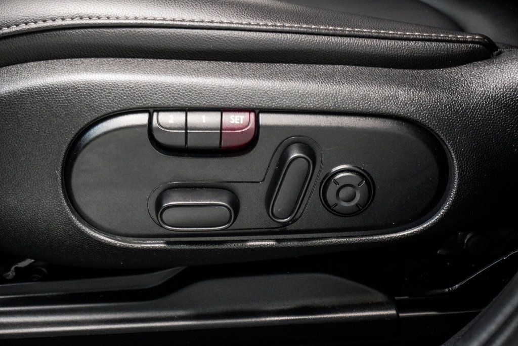 2022 Mini Cooper Signature photo 16