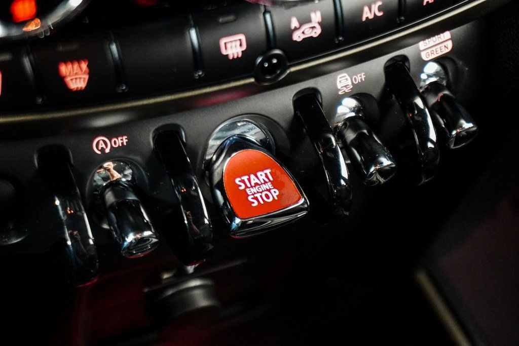 2022 Mini Cooper Signature photo 31