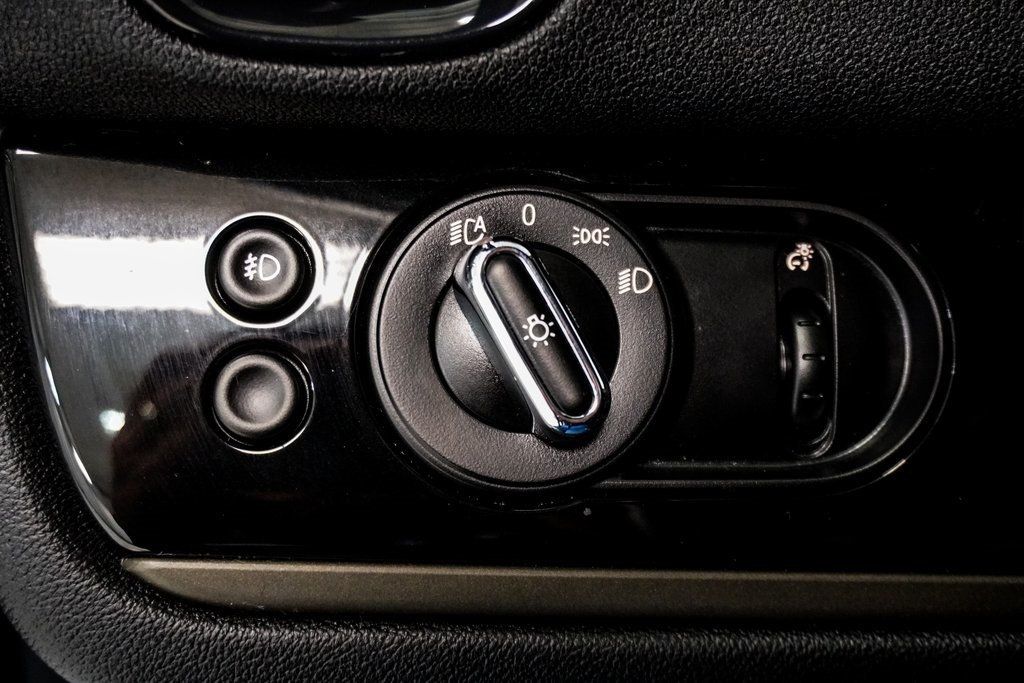 2022 Mini Cooper Signature photo 32
