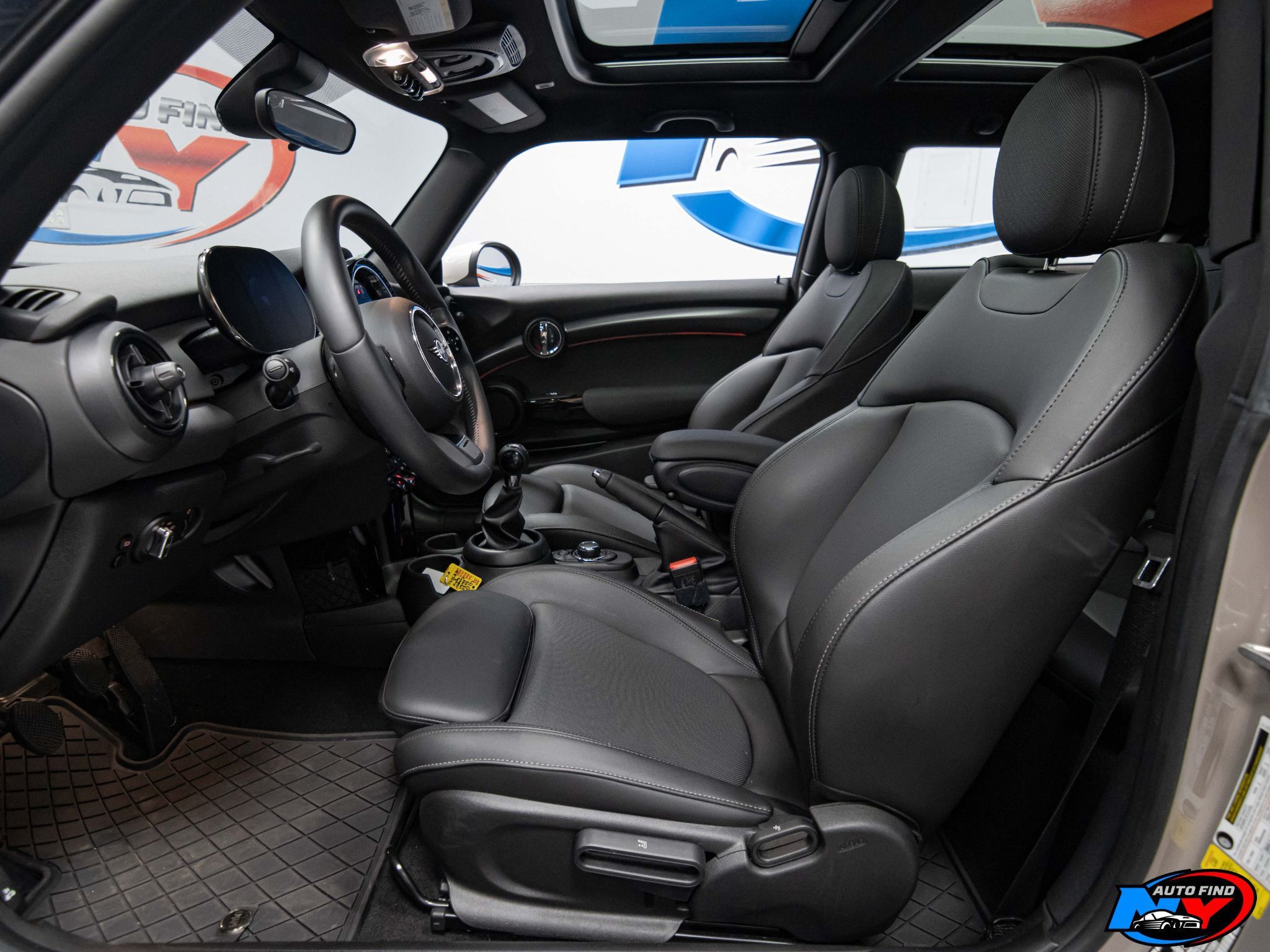 2022 Mini Cooper Hardtop 2 Door Signature photo 11