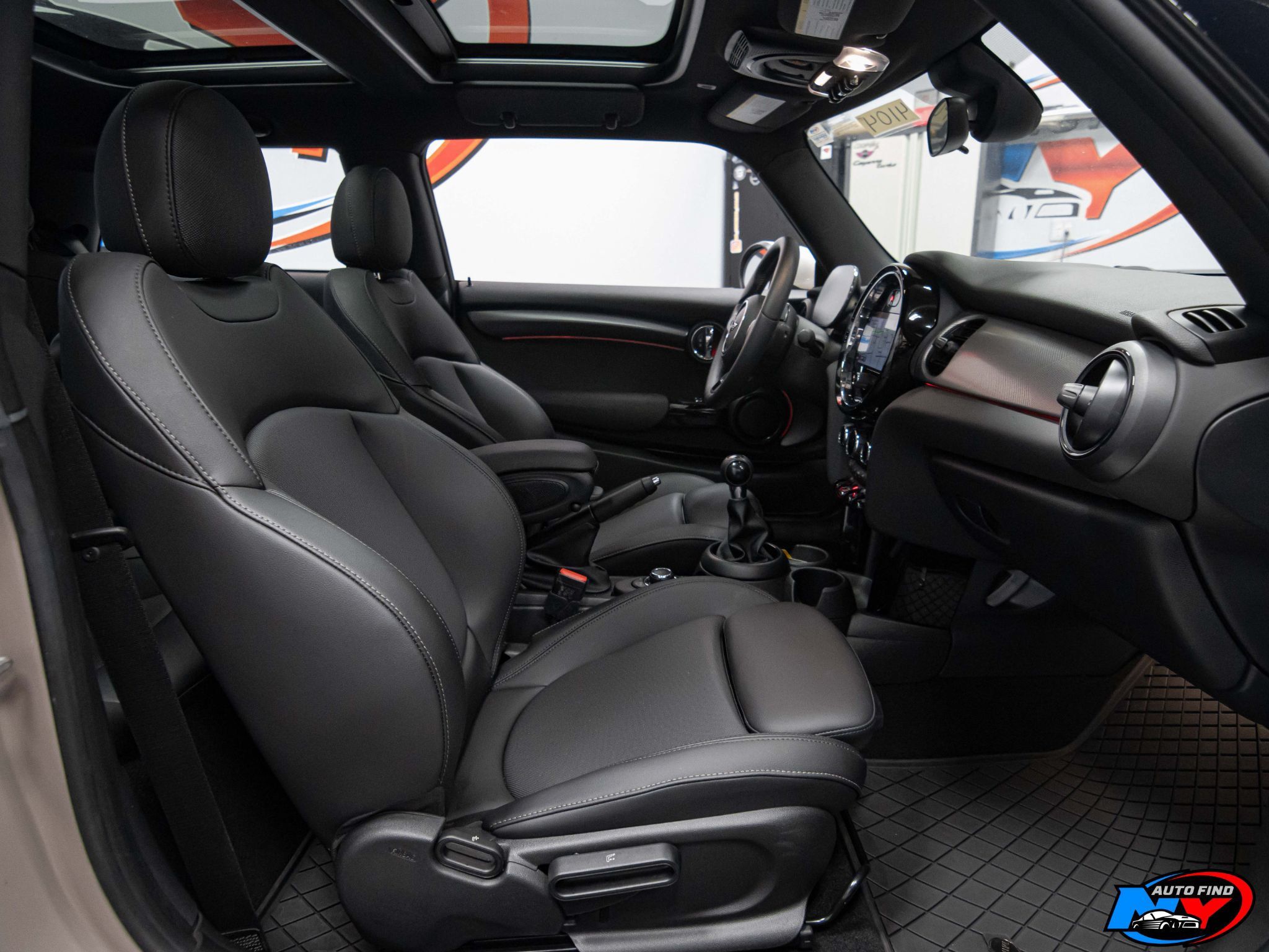 2022 Mini Cooper Hardtop 2 Door Signature photo 18