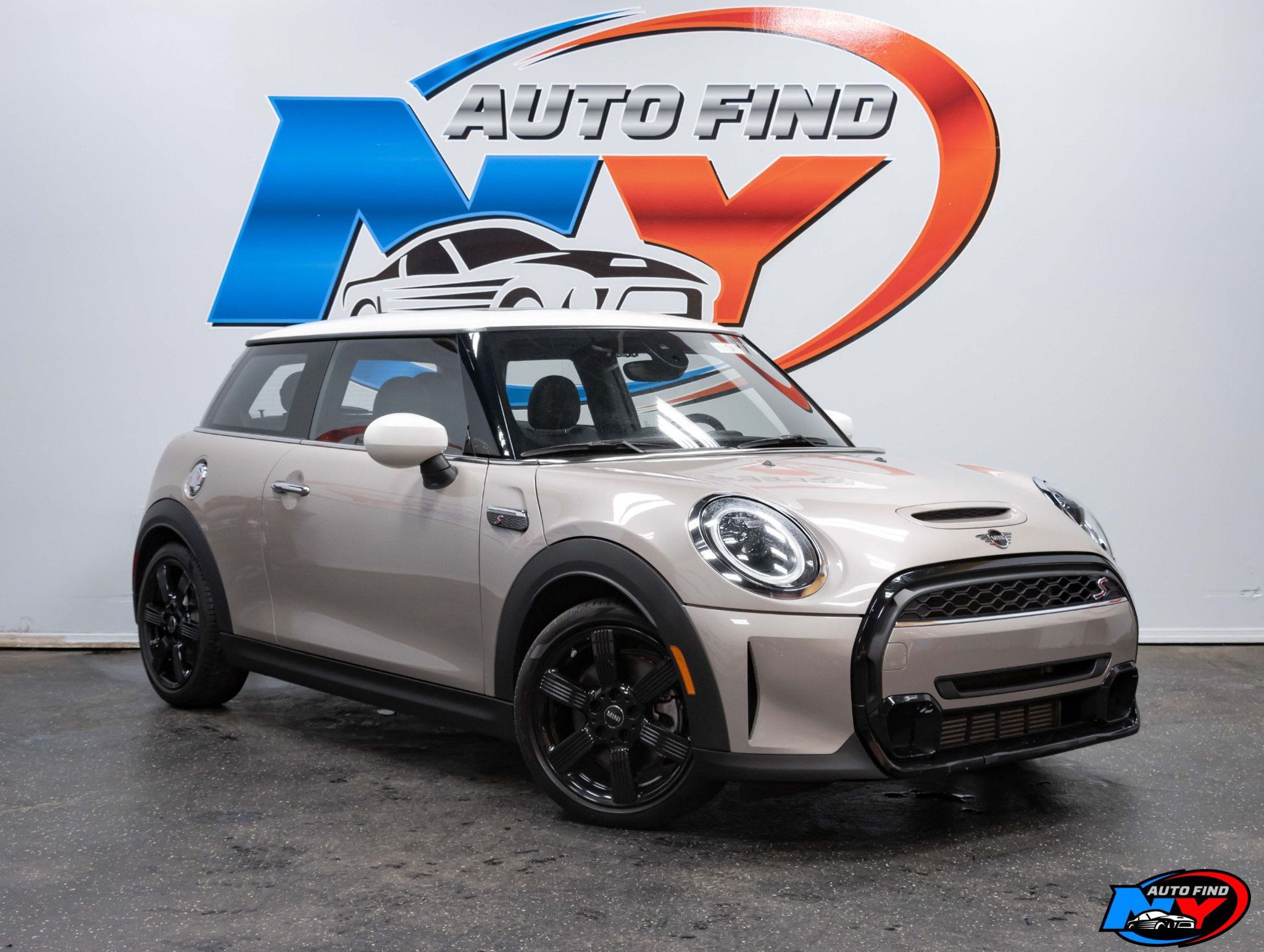 2022 Mini Cooper Hardtop 2 Door Signature photo 3