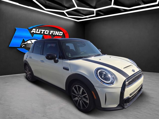 2022 MINI Cooper S Hardtop 4 Door SIGNATURE TRIM, PAN SUNROOF, HARMAN KARDON SOUND, HEATED SEATS - 23009591 - 1