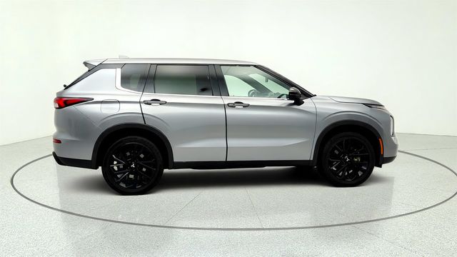 2022 Mitsubishi Outlander Black Edition FWD - 23047638 - 3