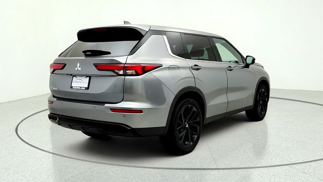 2022 Mitsubishi Outlander Black Edition FWD - 23047638 - 4
