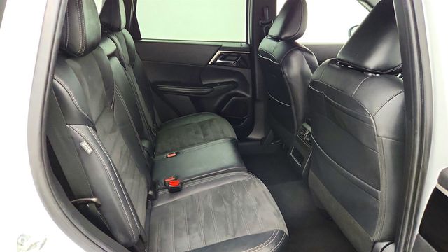 2022 Mitsubishi Outlander Black Edition S-AWC - 23020931 - 22