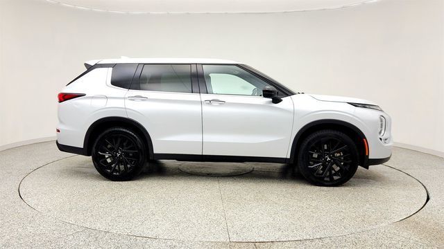 2022 Mitsubishi Outlander Black Edition S-AWC - 23020931 - 3