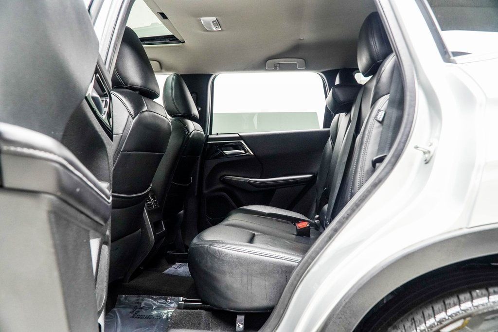 2022 Mitsubishi Outlander ES photo 31