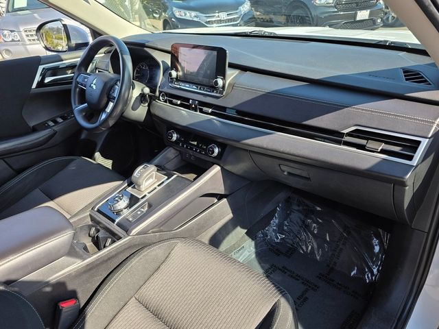 2022 Mitsubishi Outlander ES FWD - 22941798 - 4