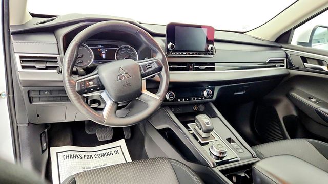 2022 Mitsubishi Outlander ES S-AWC w/ Convenience Package & 20'' Alloy Wheels - 23099956 - 10