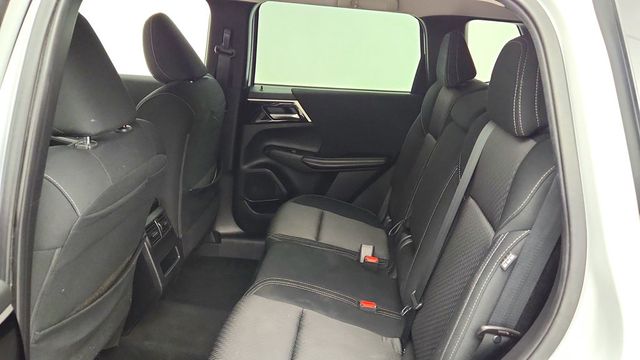 2022 Mitsubishi Outlander ES S-AWC w/ Convenience Package & 20'' Alloy Wheels - 23099956 - 18