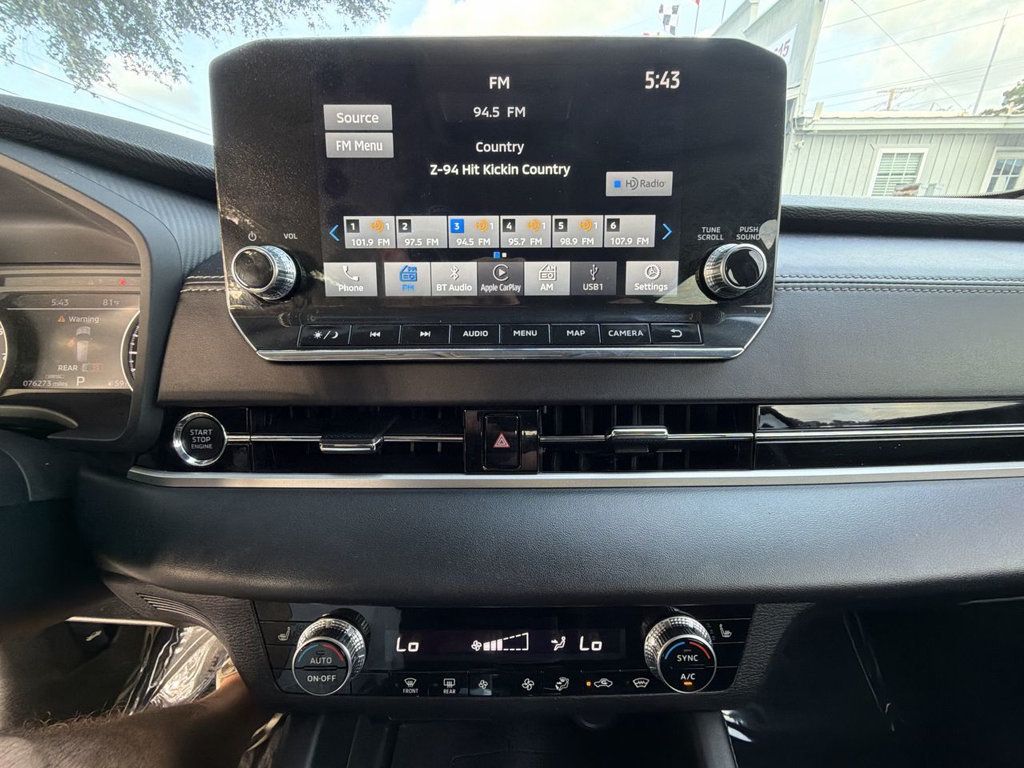 Mitsubishi Outlander SE photo 17