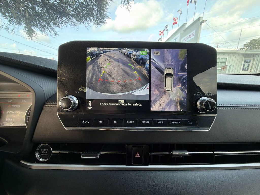 Mitsubishi Outlander SE photo 18
