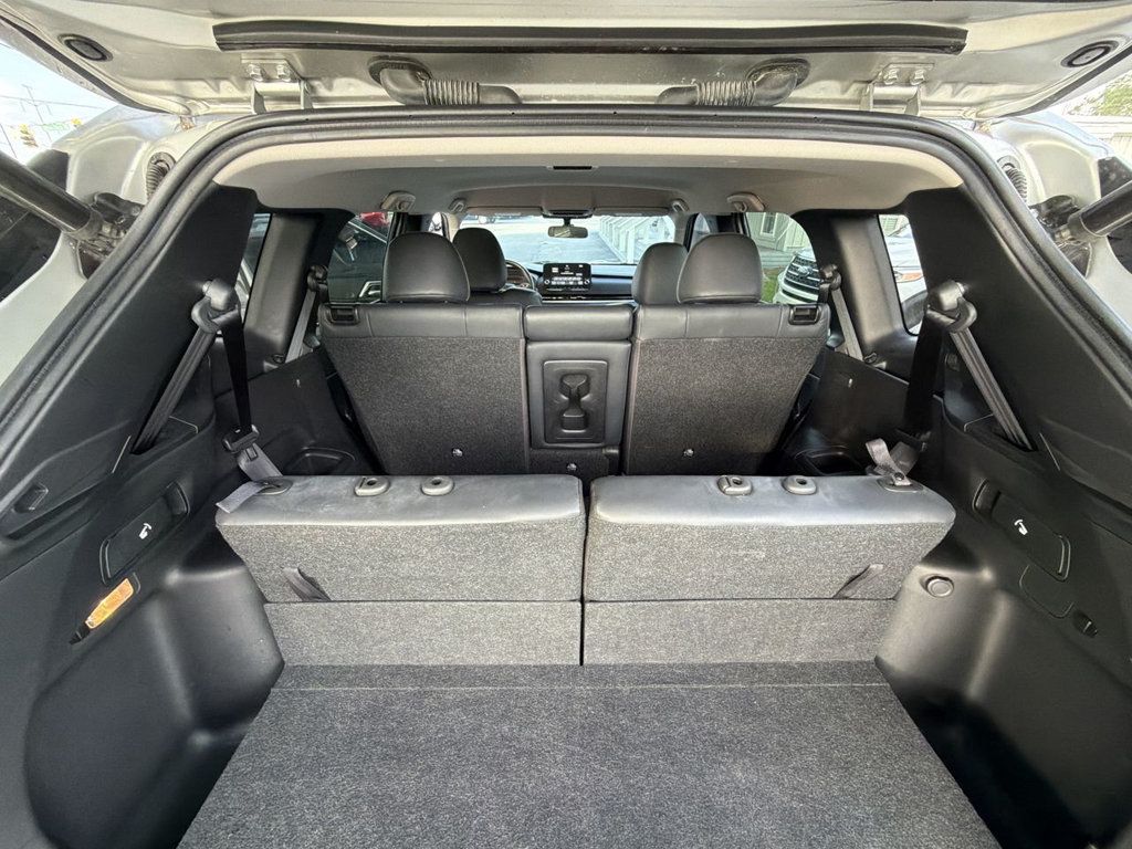 Mitsubishi Outlander SE photo 22