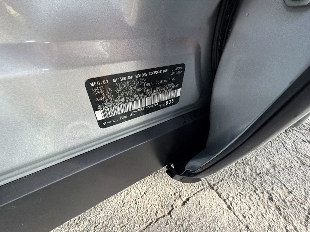 Mitsubishi Outlander SE photo 24
