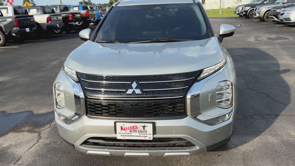 Mitsubishi Outlander SE photo 3