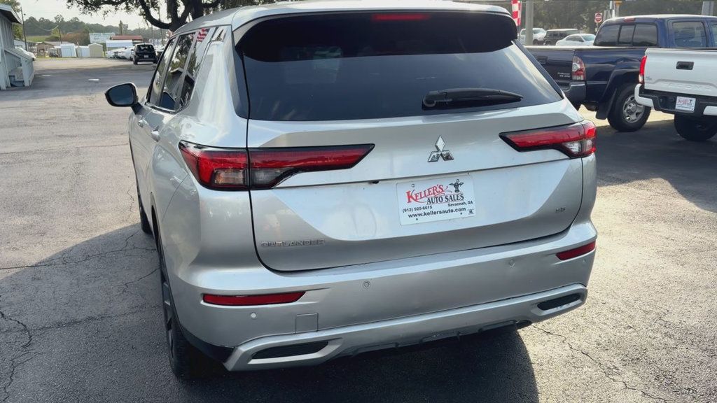 Mitsubishi Outlander SE photo 7