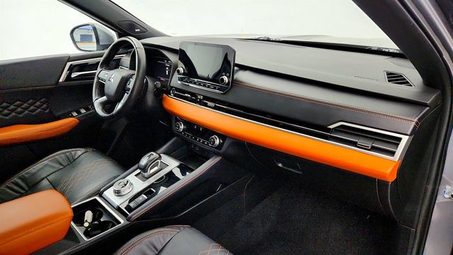 2022 Mitsubishi Outlander SEL S-AWC w/ Power Panoramic Sunroof, Bose Premium Sound & HUD - 23002134 - 25